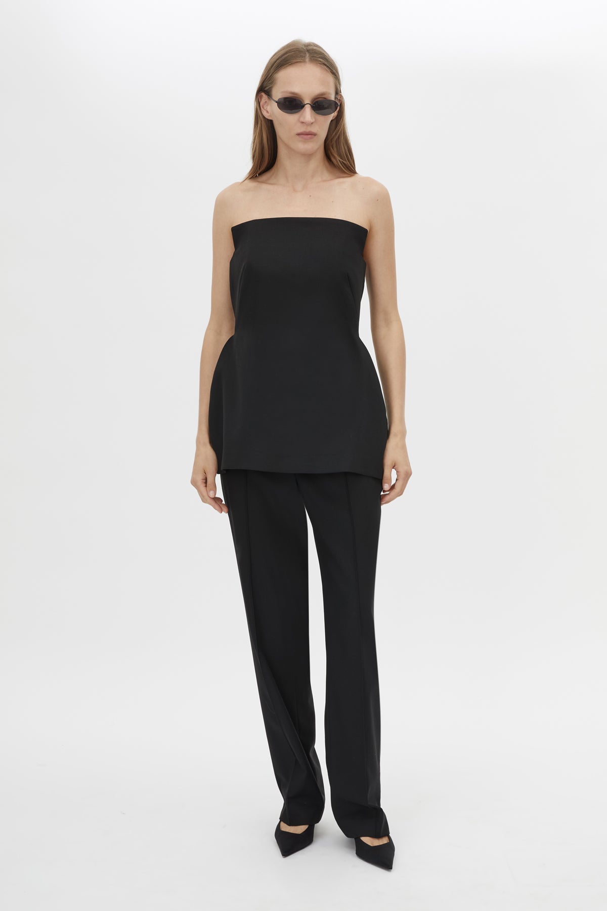Front view CAMILLA AND MARC Cassie Crop Pant in Black with a slim tailored fit and cropped length.