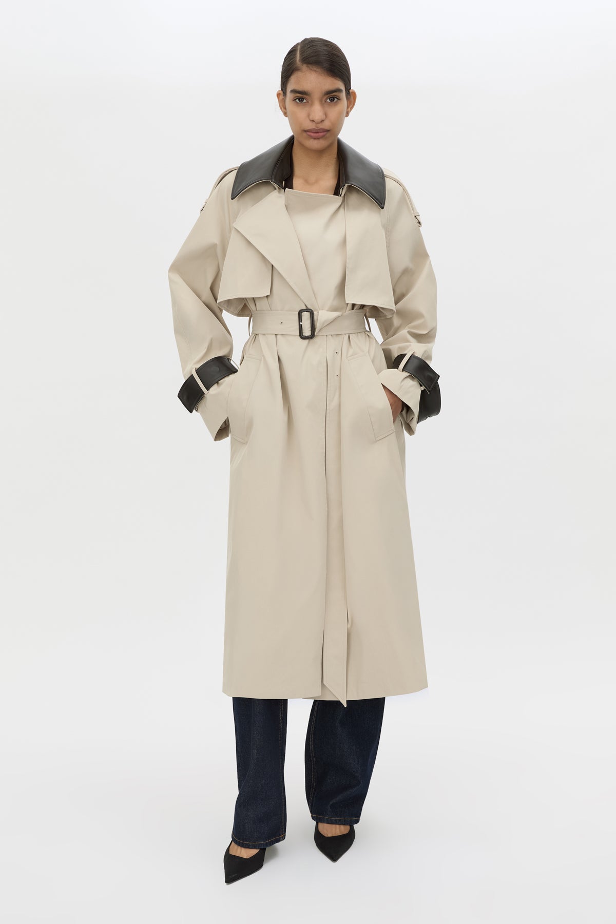 Passage Wide Sleeve Trench