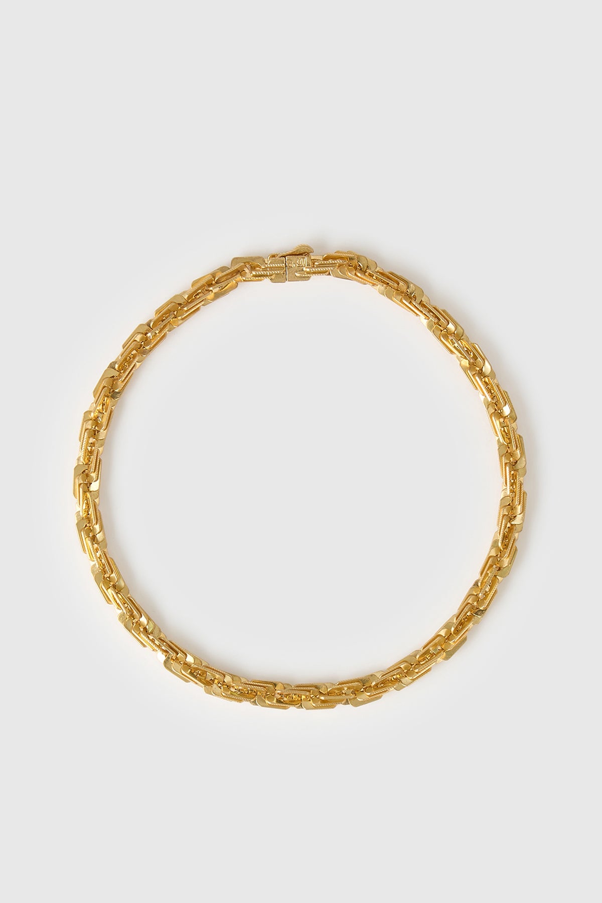 Front view CAMILLA AND MARC Wrenley Chain Necklace finished with worn‑look 18k gold plating.